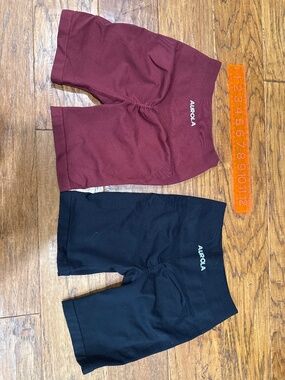 Black and Cherry Red Workout yoga scrunch shorts (set of 2)